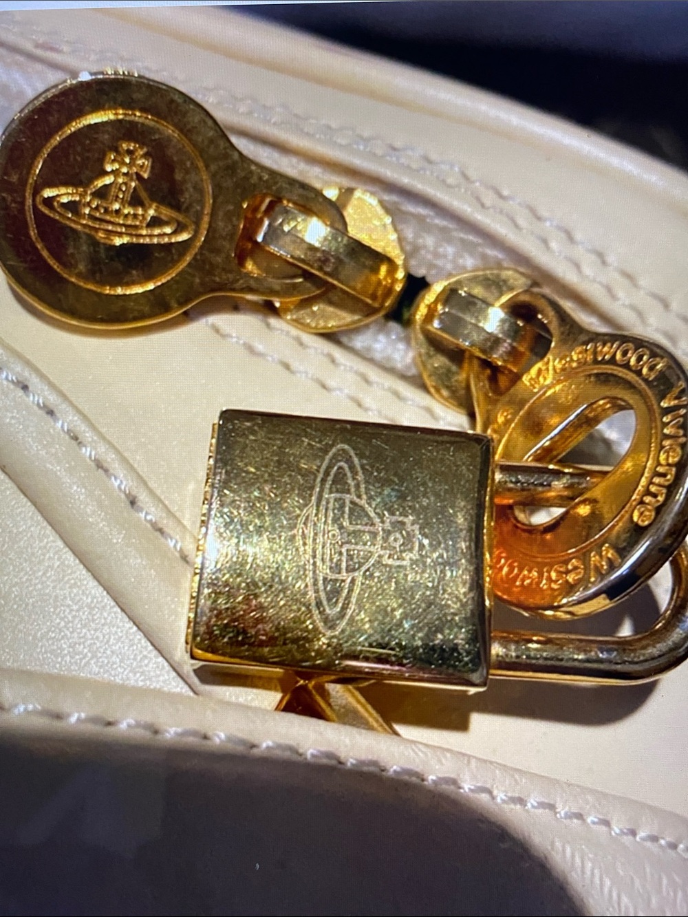 Vivienne Westwood Vintage Off White Gold Logo Hardware Pink Logo Interior Bag - Picture 8 of 16